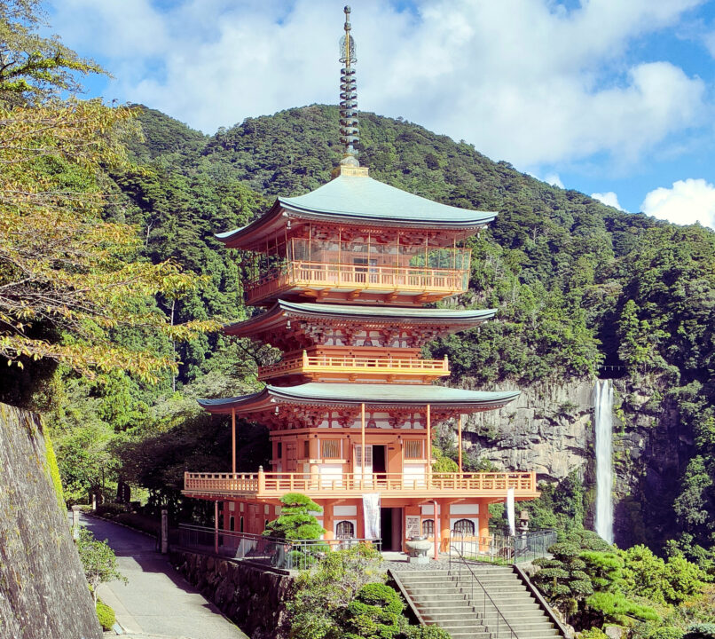 青岸渡寺三重塔